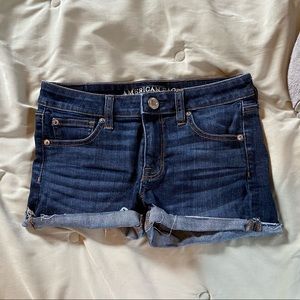 Bottom ripped shorts